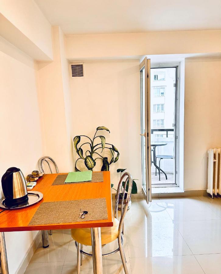 Eva Studio Apartment Bucharest Luaran gambar